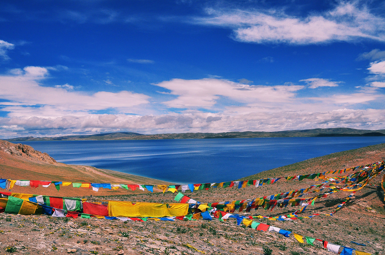 高原智慧之光，西藏智能生活新篇章